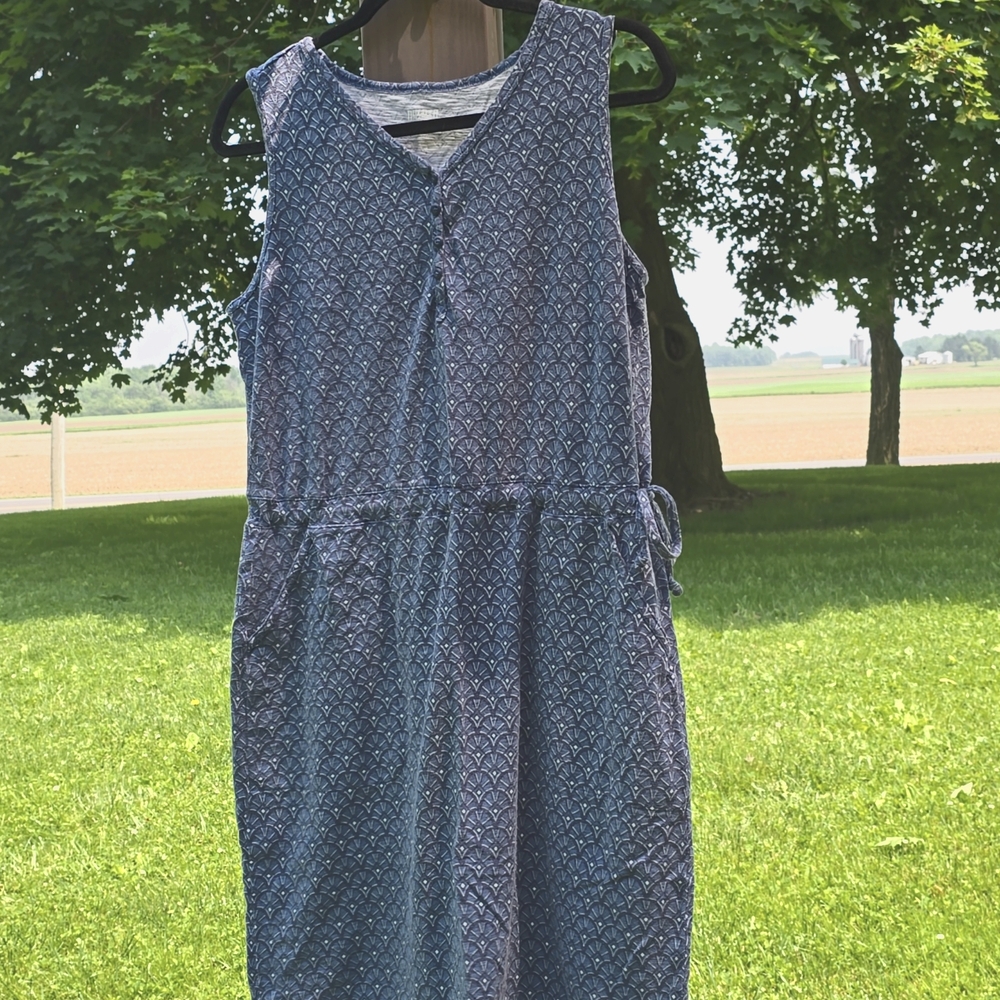 Duluth Trading Co Blue and White Midi Dress